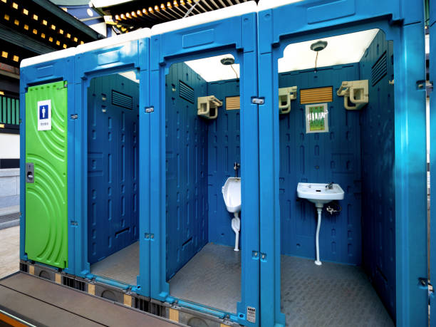 Best Porta potty rental near me  in Austintown, OH